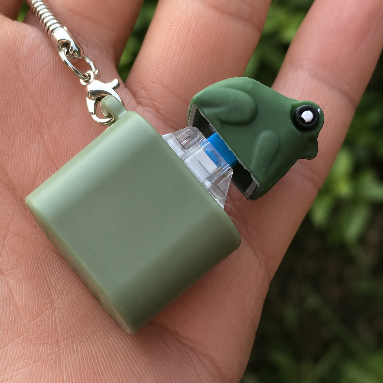 Rechargeable Frog Keycap Clicker Keychain – Cute Croak Sound Fidget Toy