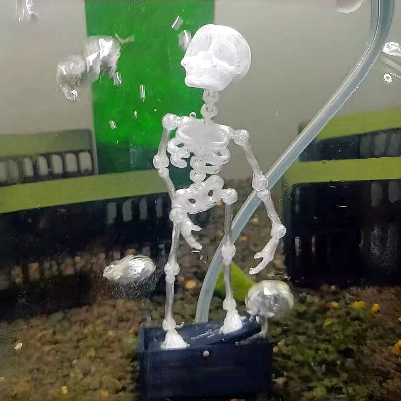 Dancing Skeleton Aquarium Bubbler main image